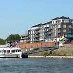 ホテル Rheinpark レース