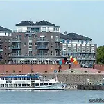 Rheinpark מלון 4*