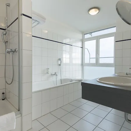 Rheinpark 4*