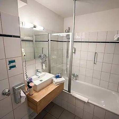 Rheinpark 4*