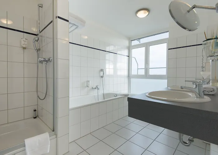 Rheinpark 4*